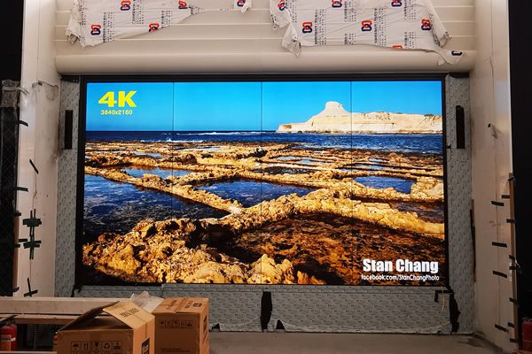 展館展廳場(chǎng)合的顯示大屏使用LED屏好，還是拼接屏好？