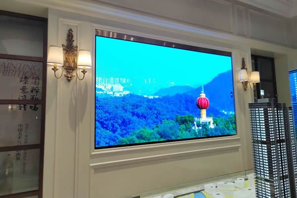 展廳大屏使用投影機(jī)好，還是LED顯示屏好