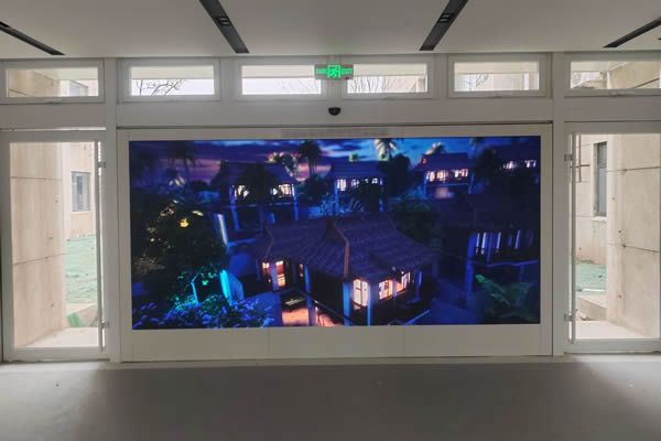 酒店使用LED顯示屏好，還是液晶拼接屏好？
