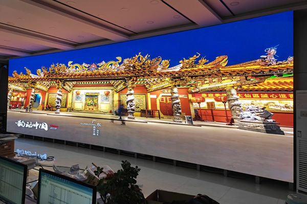 COB顯示屏和SMD顯示屏哪個(gè)好？
