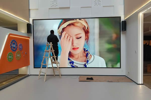全彩室內(nèi)LED顯示屏價格多少錢一平方？